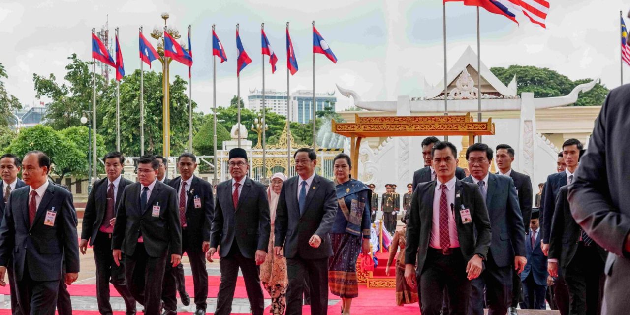 Pelaburan dua negara, industri halal fokus PM di Laos